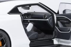 Autoart 1/18 Nissan GT-R50 by Italdesign (Metallic White/Black) - 77511