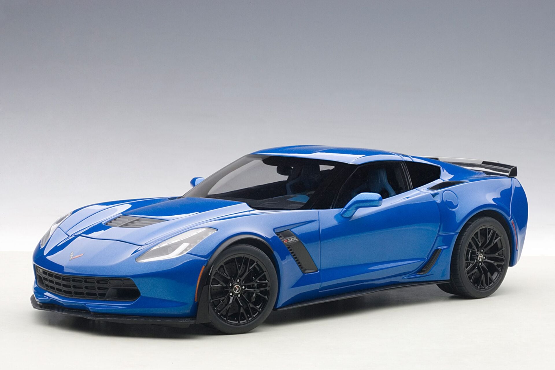 Autoart 1/18 Chevrolet Corvette C7 Z06 (Laguna Blue Tintcoat) - 71265