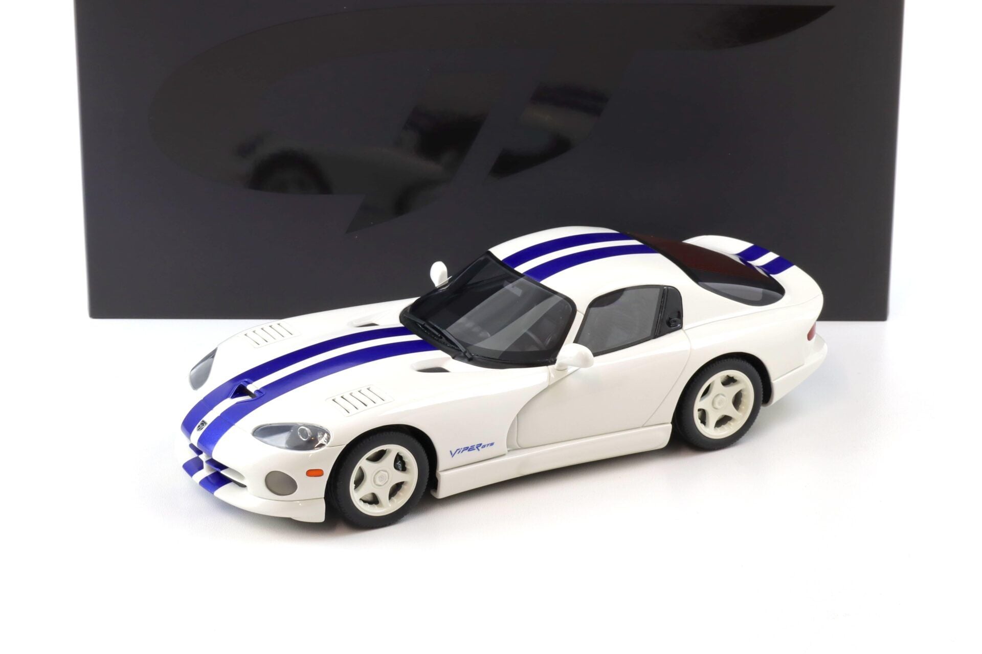 GT Spirit 1/18  1996 Dodge Viper GTS White - GT940
