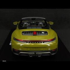 Spark Models 1/18 Porsche 911 Spirit 70 - Olive Neo