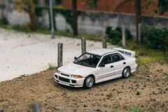 Tarmac Works 1/64 Mitsubishi Lancer RS  Evolution III White - Lamley Special Edition - GLOBAL64