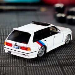 Hot Wheels Collectors Hot Wheels Elite 64 1990 BMW 318i Touring