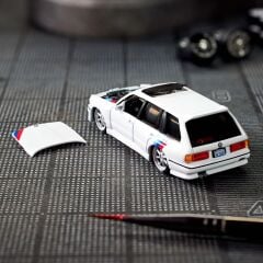 Hot Wheels Collectors Hot Wheels Elite 64 1990 BMW 318i Touring