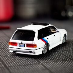 Hot Wheels Collectors Hot Wheels Elite 64 1990 BMW 318i Touring