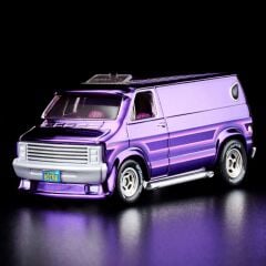 Hot Wheels Collector RLC Exclusive ‘70s Dodge Tradesman Van