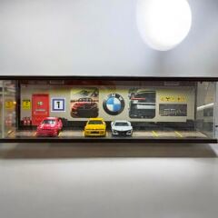 BMW Diorama Garaj 1/64 Ölçek 8, LED Işıklı USB Kablolu Model Araba Pleksi Kapaklı Dekoratif Vitrin