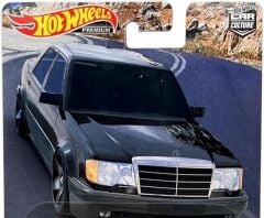 Hot wheels 2023 Car Culture Canyon Warriors Mercedes-Benz 500 E chase black HKC57