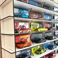 Diecast Toyblox Mini GT, Kaido House, Pop Race Uyumlu, Pleksi Kapaklı, 32 Bölmeli Duvar Tipi Dekoratif Vitrin