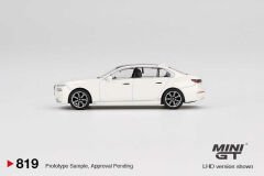 Mini GT 819 BMW i7 xDrive60 Mineral White